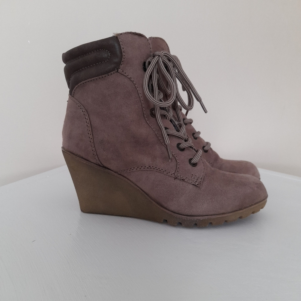 K Studio Lace up Wedge Booties Size 8